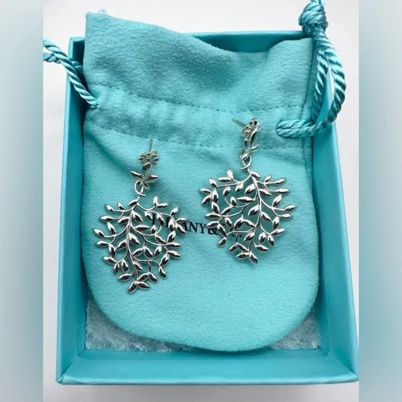 Tiffany & Co. Euc olive leaf dangle earrings (big size) in sterling silver - Picture 2 of 8